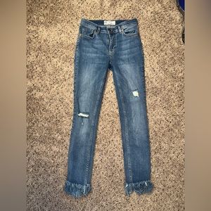Women’s free people jeans size 25 in excellent condition with some distressing